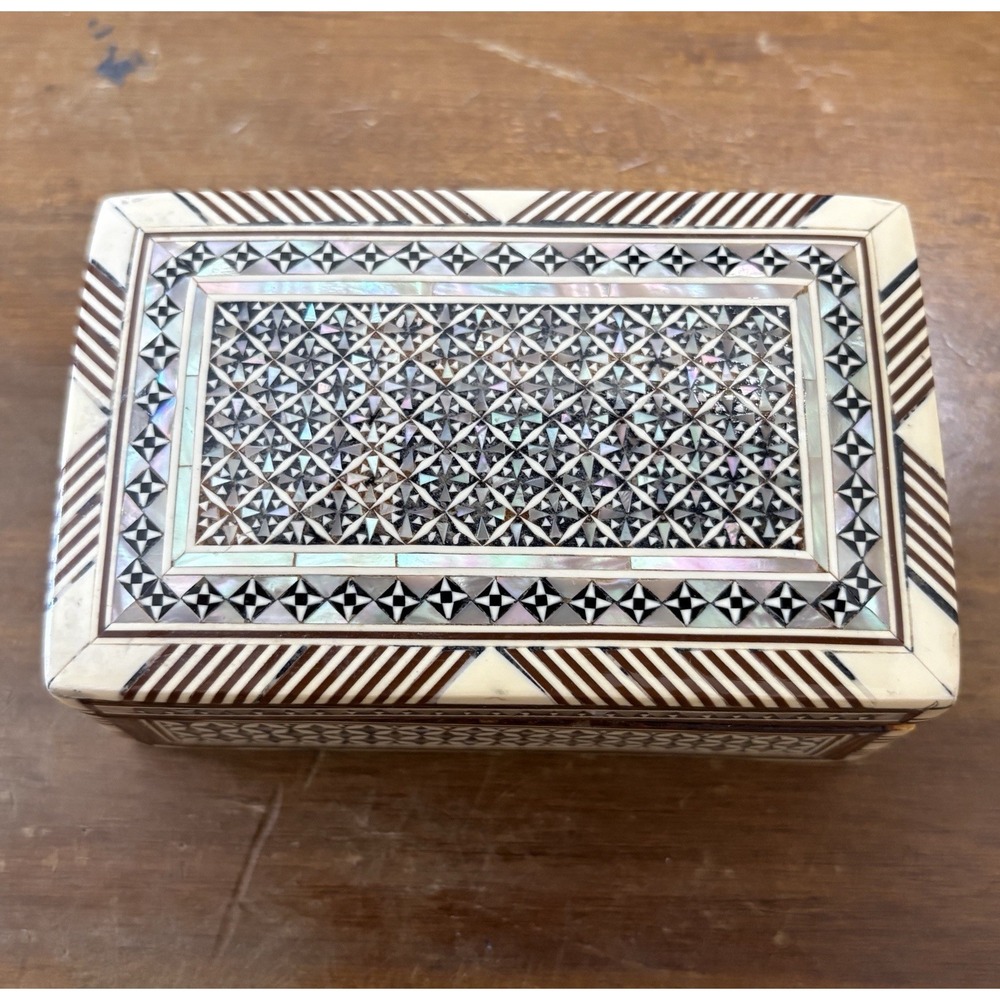 Vtg Egyptian Inlaid Mother of Pearl Handmade Ornate Jewelry Trinket Dresser Box